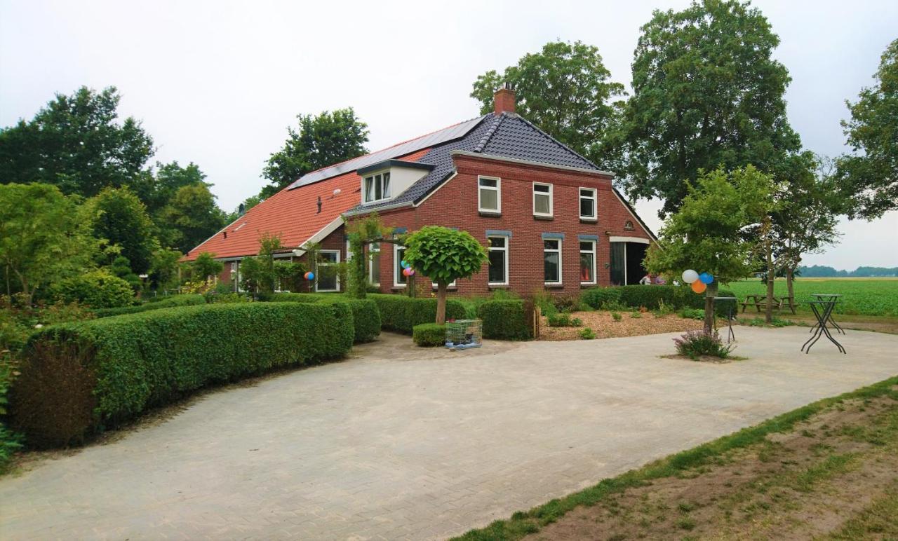 Slaaphuisjes Op Wielen Buitenwedde Westerwolde Exterior photo